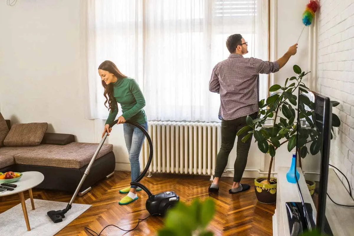 Si quieres avanzar más, empieza por el lugar donde pasas la mayor parte del tiempo persona trabajando desde casa en entorno limpio y organizado